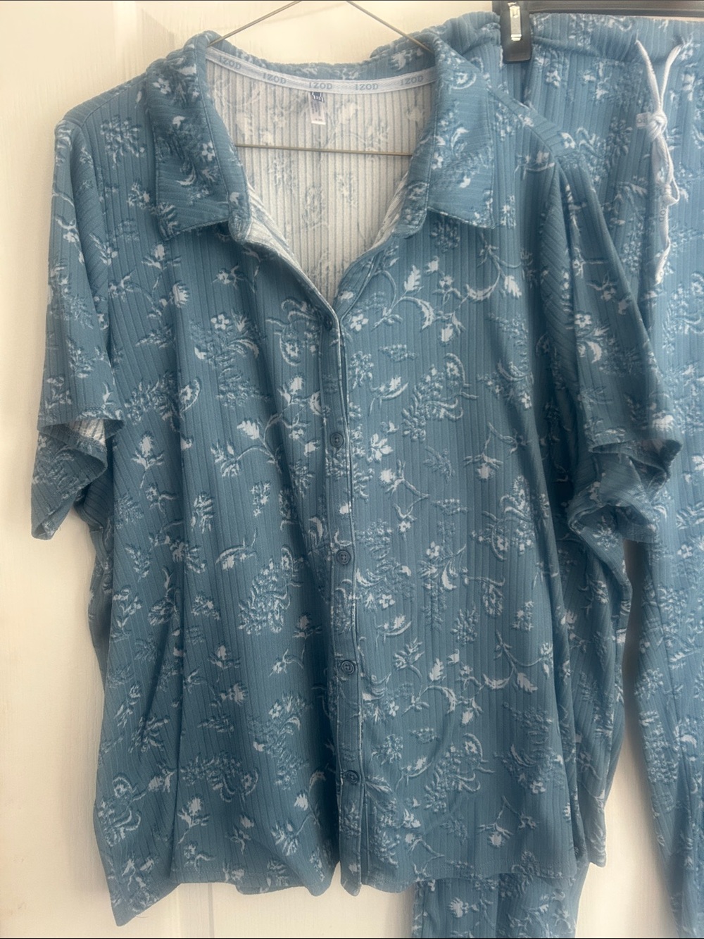 Izod Blue Floral Short-Sleeve Pajama Set 1X - Picture 2 of 7
